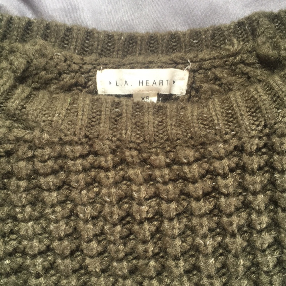 LA hearts green knit sweater